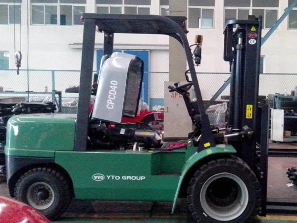4-ton-YTO-diesel-forklift-CPCD40
