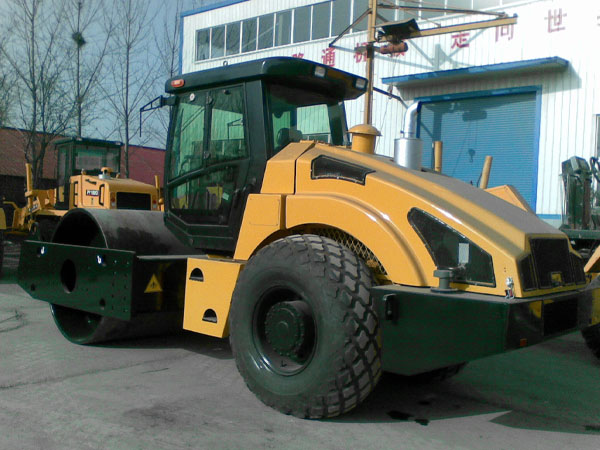 LT620B 20ton single drum road roller