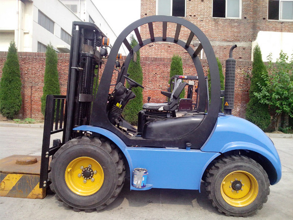 OFF-ROAD-FORKLIFT-CPCD25