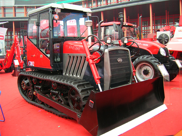 YTO-C802 crawler tractor