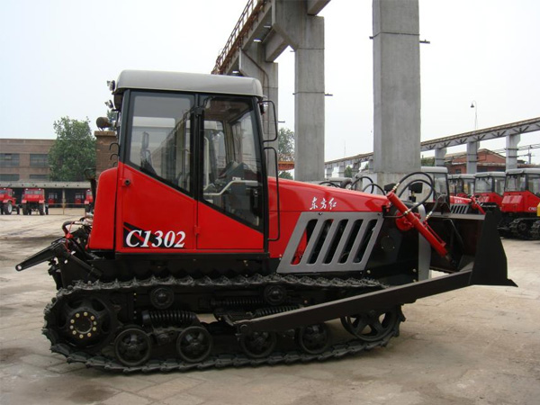 crawler-tractor-YTO-C1302